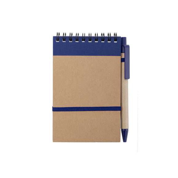 Libreta de anillas hecha de resistente cartón reciclado bicolor con suaves tapas, elástico de sujeción en portada y bolígrafo en cartón reciclado a juego. En atrevidos colores.