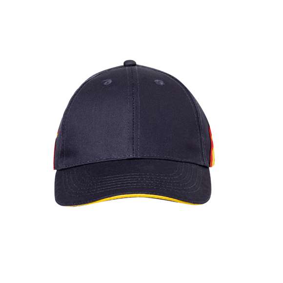 Gorra de diseño bandera nacional en material 100% algodón peinado. De 6 paneles, con sandwich tricolor y accesorios de bandera en laterales y parte trasera. Con orificios de ventilación bordados y cierre ajustable de velcro.