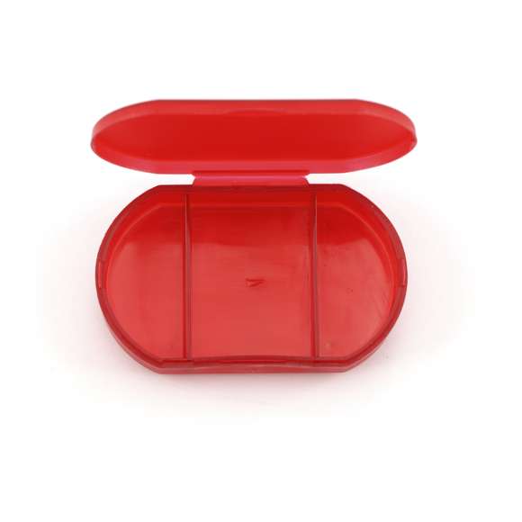  	Pastillero de cuerpo translúcido en vivos colores. con 3 compartimentos y cierre de seguridad.
