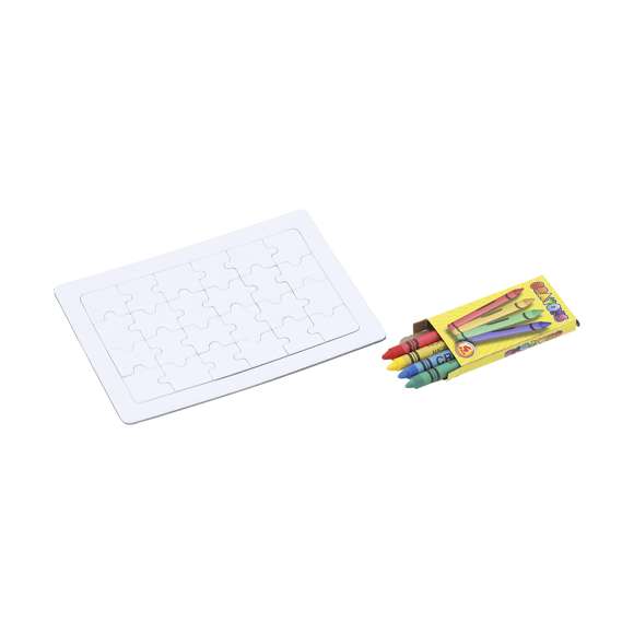Divertido puzzle de 24 piezas en color blanco. Con caja de 4 ceras en colores amarillo, verde, azul y rojo incluida.
