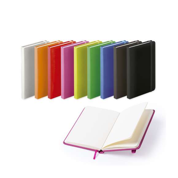 Bloc de notas con tapas duras fabricado en polipiel de suave tacto. Con marcapáginas disponible en variada gama de colores y elástico de cierre a juego. Interior con 100 hojas lisas.