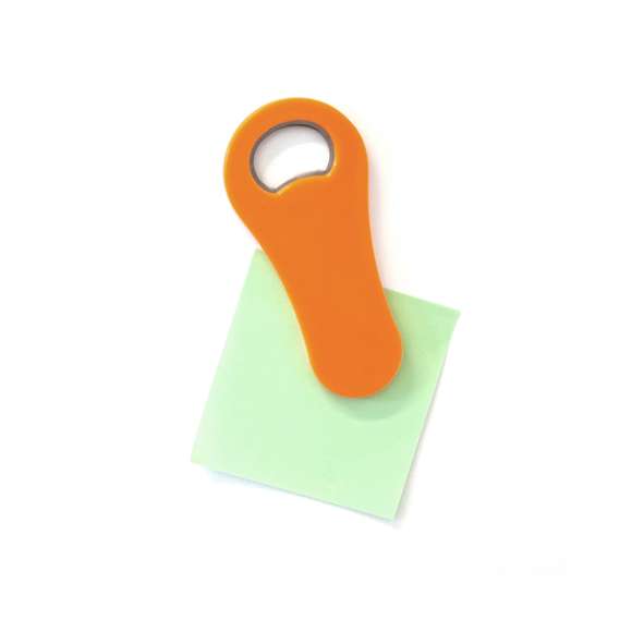 Abridor magnético con resistente cuerpo en variados colores y pieza de apertura metálica.