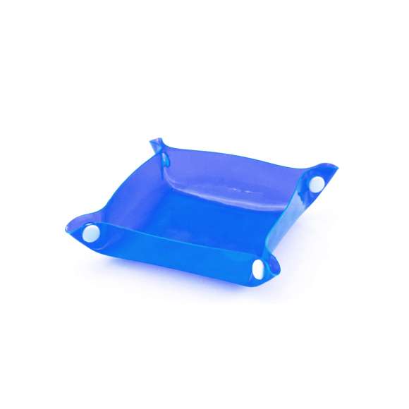 Original vaciabolsillos en resistente PVC de variados colores transparentes. Con cierres de botón en las esquinas.