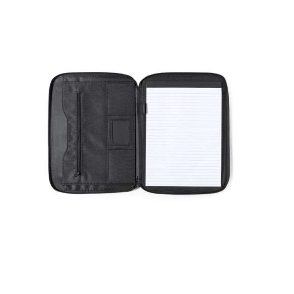 Elegante portadocumentos de cierre de cremallera acabado en suave microfibra. Interior con bloc extraíble de 20 hojas de distribución a una raya, bosillo de cremallera, bolsillo solapa, tarjeteros y soporte para bolígrafo. Con elegante chapa metálica en frontal para marcaje en láser.