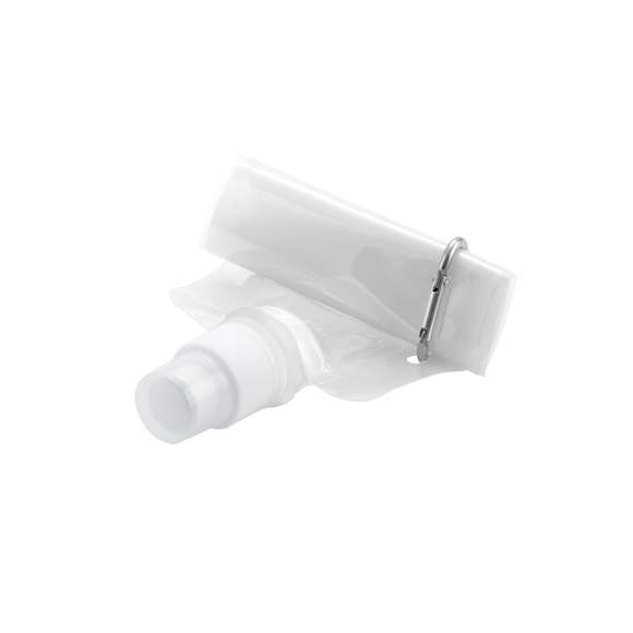 Bidón de 400ml de capacidad con cuerpo flexible en material PET de vivos colores . Con tapón de seguridad a rosca y mosquetón metálico de transporte a juego. Disponible manual de instrucciones en español e inglés.