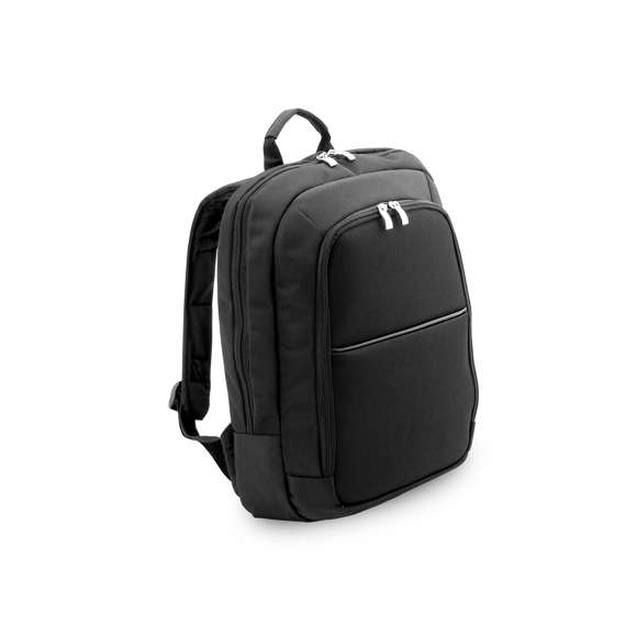 Mochila de resistente nylon 900D de sobrio diseño con cierre de cremallera, bolsillo frontal y asa reforzada. Con acolchado en espalda y cintas de hombros, incluye compartimento interior acolchado para ordenador portátil de hasta 14 pulgadas.