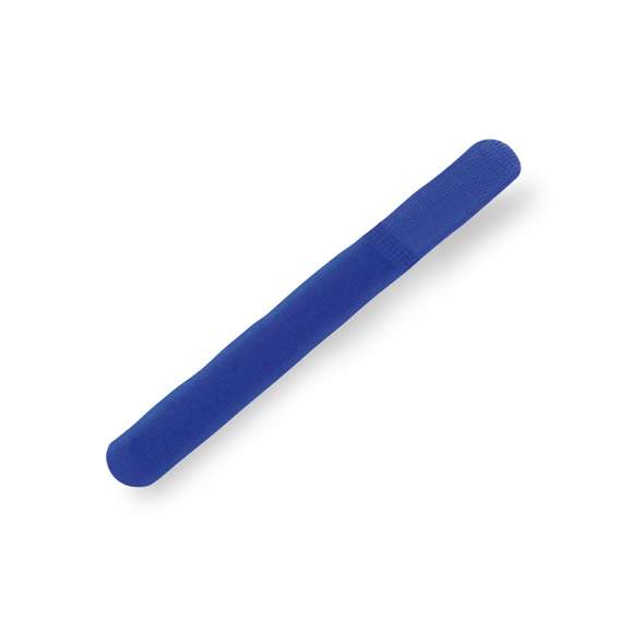 Práctica cinta recogecables en suave y resistente nylon de vivos colores y con cierre ajustable de velcro.