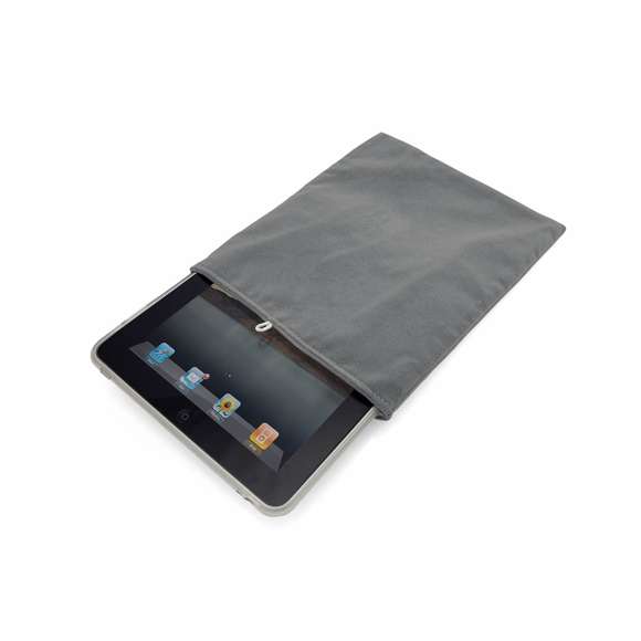 Ligera y suave funda de microfibra para tablets de hasta 12 pulgadas. En vivos colores y con troquelado en boca para fácil acceso a dispositivo.