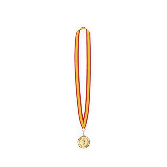 Medalla metálica con cinta de poliéster en acabado rojo y bandera española. Con cierre mosquetón para fácil marcaje y disponible en modelos oro, plata y bronce.
