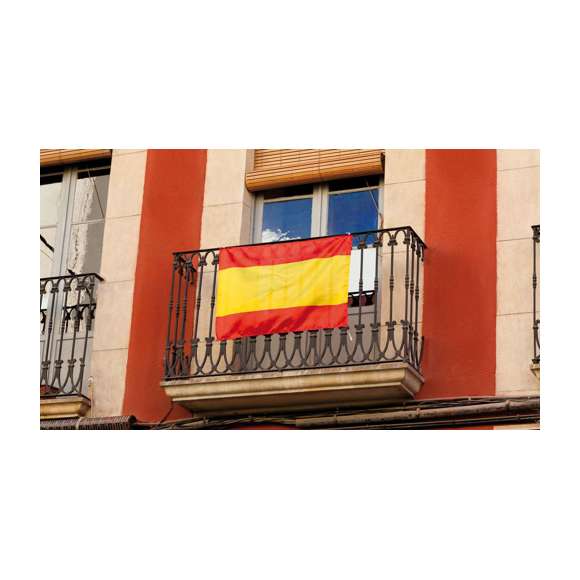  	Bandera de España en suave y resistente poliéster con cintas de ajuste.