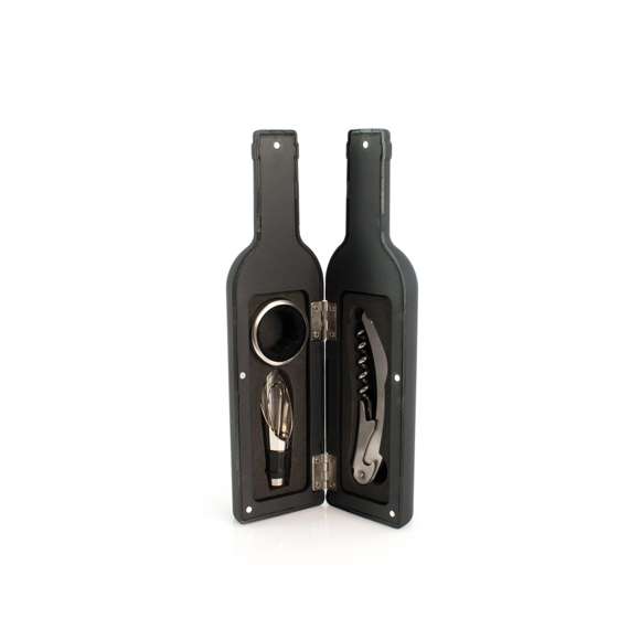 Original set de vinos en forma de botella con suave tacto exterior, cierre magnético y accesorios de acero inox. Incluye sacacorchos con cortacápsulas y abridor, tapón dosificador y recogegotas. Presentado en estuche individual con interior en suave espuma troquelada.