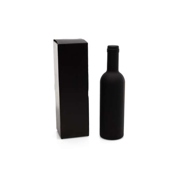 Original set de vinos en forma de botella con suave tacto exterior, cierre magnético y accesorios de acero inox. Incluye sacacorchos con cortacápsulas y abridor, tapón dosificador y recogegotas. Presentado en estuche individual con interior en suave espuma troquelada.
