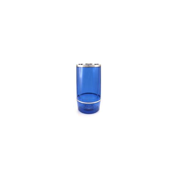 Botellero para botellas de vino de hasta 75 cl en original acabado transparente en variados colores. Con anillas en color plateado brillante y base adaptada para botella. Presentado en caja individual.