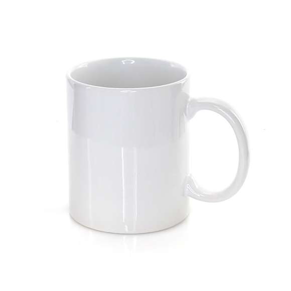 Taza de cerámica de 350ml. Diseño en color blanco especialmente diseñada para la sublimación, pudiendo transferir todo tipo de diseños a todo color. Cada taza viene presentada en caja individual kraft.