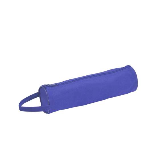 Clásico estuche de cremallera y diseño cilíndrico en resistente poliéster 600D. Con práctica asa de transporte y cremallera a juego.