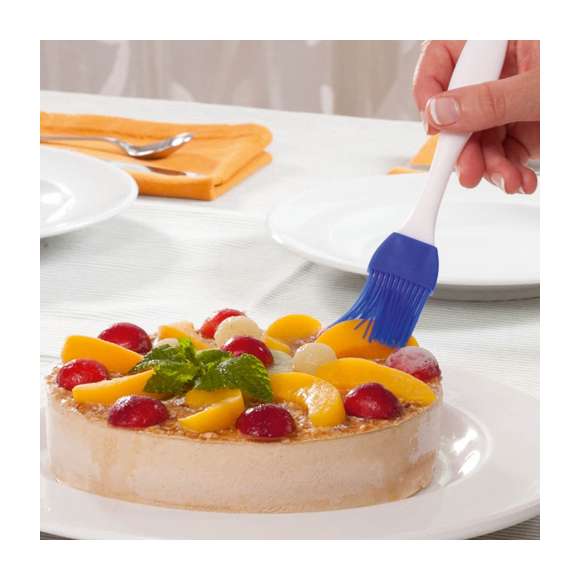  	Pincel de cocina con extremo de silicona en vivos colores y confortable mango ergonómico con troquelado para colgar.