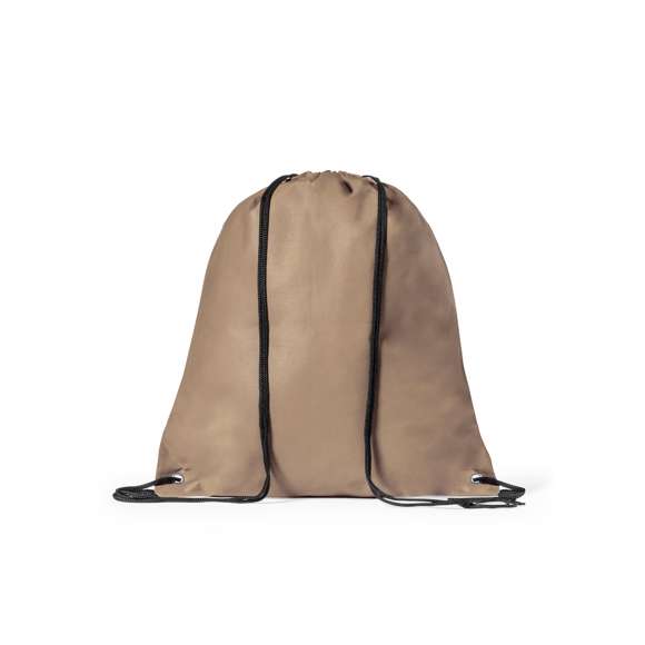 Mochila de cuerdas fabricada en non-woven. Confeccionada en suave TNT y disponible en amplia gama de originales colores. Cuerdas en color negro y esquinas reforzadas con argollas metálicas aportando más resistencia.