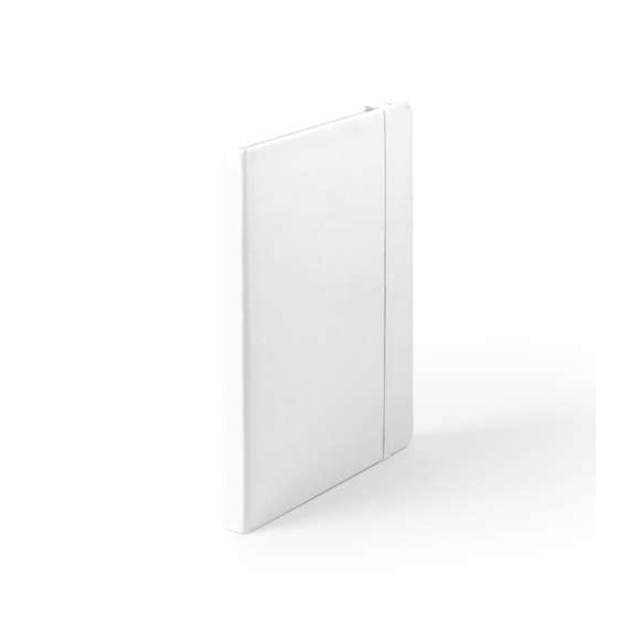 Bloc de notas A5 con tapas duras fabricado en suave polipiel y con 100 hojas lisas. Incluye marcapáginas de tela y banda elástica a juego. Disponible en una extensa gama de colores y presentado en bolsa individual de papel reciclado.