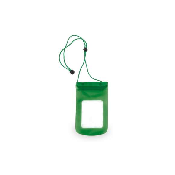 Práctico portatodo impermeable en PVC de acabado translúcido con ventana frontal transparente. Con función táctil y cierre estanco. Solapa con cierre de corchete a juego y cinta de transporte a juego con accesorio de ajuste.