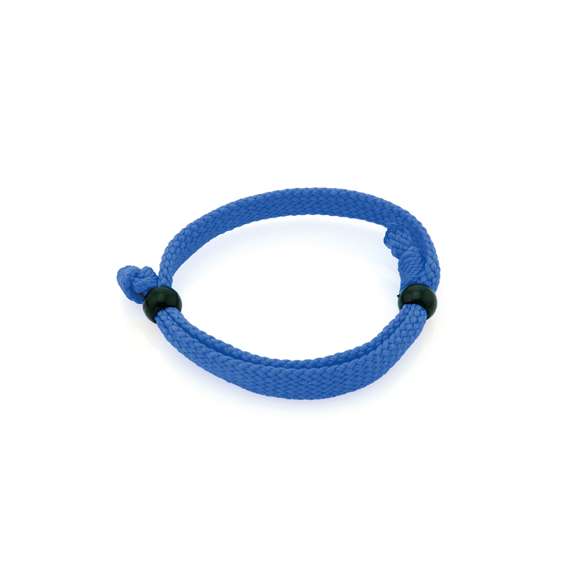 Pulsera ajustable en poliéster y amplia gama de colores. Con terminación en nudo y accesorio de ajuste.