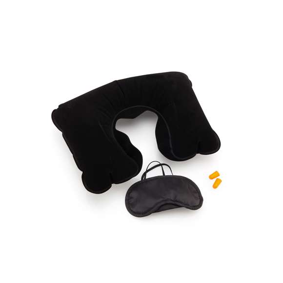  	Set de viaje de 3 accesorios presentado en funda suave antelina en vivos colores. Incluye mascarilla en suave y confortable microfibra de acabado en color negro con doble elástico de ajuste a juego, almohadilla inflable para cuello en antelina y tapones en confortable material EVA de color naranja.
