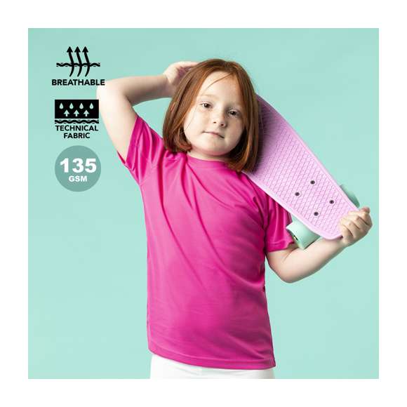 Camiseta técnica para niño en material 100% poliéster transpirable de 135g/m2. Disponible en variada gama de vivos colores y en tallas 4-5, 6-8, 10-12.