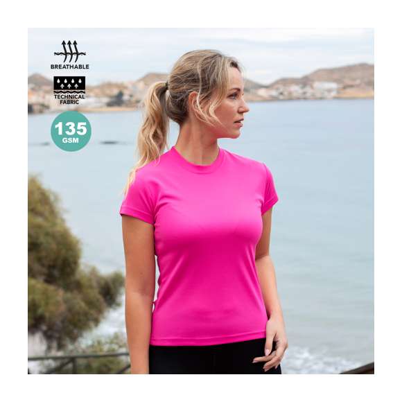 Camiseta técnica para mujer en material 100% poliéster transpirable de 135g/m2. Disponible en variada gama de vivos colores y en tallas S, M, L, XL.
