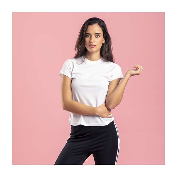 Camiseta técnica para mujer en material 100% poliéster transpirable de 135g/m2. Disponible en variada gama de vivos colores y en tallas S, M, L, XL.