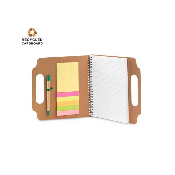 Bloc de notas adhesivas de anillas con bolígrafo de cartón reciclado incluido. De original diseño, con asas de transporte troqueladas y tapas de suave tacto acabadas en resistente cartón reciclado rígido. Con soporte para bolígrafo integrado, incluye bloc de 70 hojas con lineas horizontales, 25 notas adhesivas medianas y 125 mini notas adhesivas.