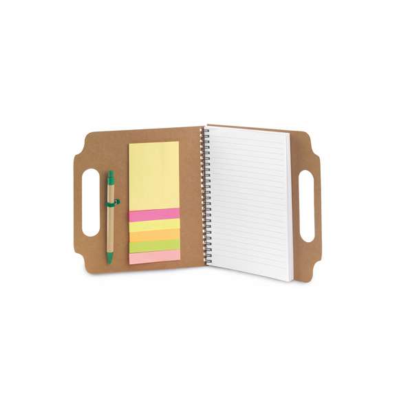 Bloc de notas adhesivas de anillas con bolígrafo de cartón reciclado incluido. De original diseño, con asas de transporte troqueladas y tapas de suave tacto acabadas en resistente cartón reciclado rígido. Con soporte para bolígrafo integrado, incluye bloc de 70 hojas con lineas horizontales, 25 notas adhesivas medianas y 125 mini notas adhesivas.