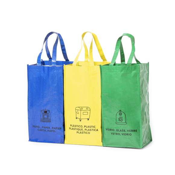 Set de 3 bolsas de reciclaje amarilla-verde-azul en resistente pp-woven laminado de 125g/m2 de acabado brillante. Incluye 3 bolsas de 23x45x23cm unidas entre sí mediante resistentes velcros laterales. Con asas reforzadas e indicación de tipos de residuo: plástico y envases, vidrio y papel.