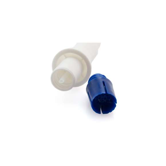 Original vaporizador para cítricos. Al presionar la base punzante sobre el cítrico se accede a su interior, y pulsando el vaporizador se extrae el líquido.