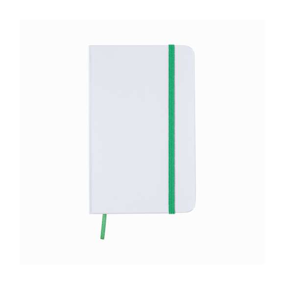 Bloc de notas con tapas de suave tacto acabadas en resistente cartón de elegante acabado en blanco. Especialmente diseñado para marcaje digital en tapas, cuenta con 80 hojas lisas además de elástico de sujeción y marcapáginas de tela a juego.