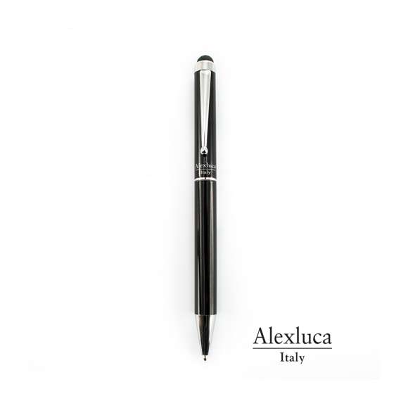 Bolígrafo puntero de Alexluca de mecanismo giratorio con suave cuerpo metálico de elegante color negro. Clip y punta de diseño a juego. Presentado en estuche individual negro con logotipo de la marca. Tinta azul.
