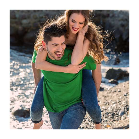 Camiseta para adulto de calidad premium en material 100% algodón de 150g/m2. Disponible en extensa gama de vivos colores y en tallas S, M, L, XL, XXL.