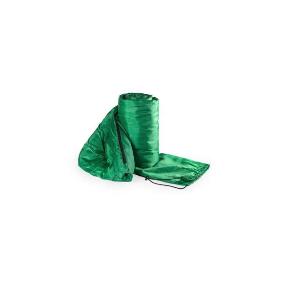 Saco de dormir en variados colores, de suave material con grueso acolchado interior. Con cierre de cremallera de apertura total con doble tirador interior y exterior. Funda autocierre a juego con resistente cordón.