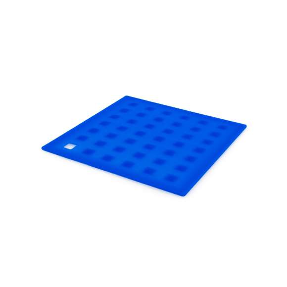 Salvamantel en flexible silicona de vivos colores con superficie reforzada antideslizante y troquelado para colgar.