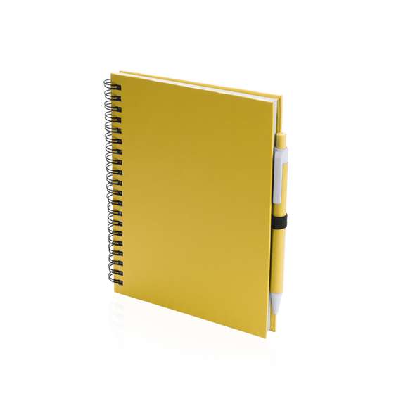 Set de libreta y bolígrafo. Libreta de anillas con tapas de suave tacto fabricado en cartón reciclado, y bolígrafo a juego. Contiene 70 hojas lisas con soporte para bolígrafo. Disponible en una atrevida gama de colores.