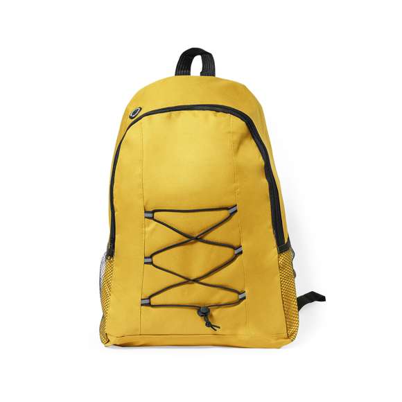 Mochila fabricada en resistente poliéster 600D. Práctico bolsillo central con cierre de cremallera y salida de auriculares, con útiles bolsillos laterales y cuerda elástica en el frontal a juego con la cremallera. Cómodas cintas ajustables a los hombros acolchadas como la espalda. Disponible en variados y desenfadados colores.