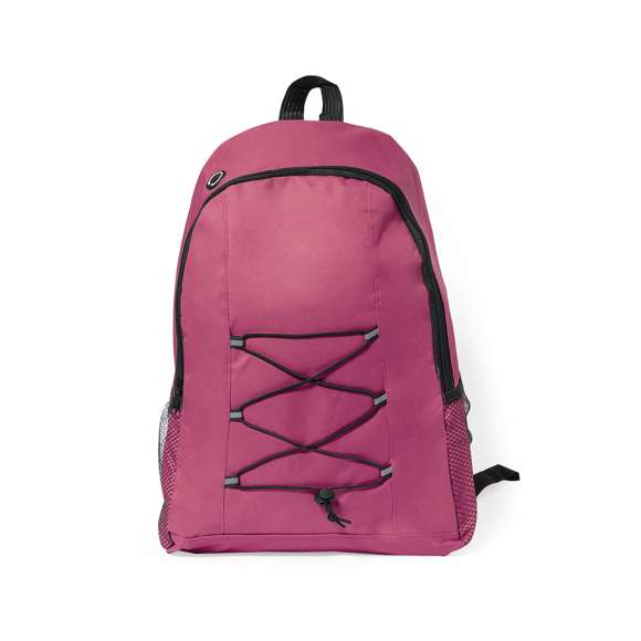 Mochila fabricada en resistente poliéster 600D. Práctico bolsillo central con cierre de cremallera y salida de auriculares, con útiles bolsillos laterales y cuerda elástica en el frontal a juego con la cremallera. Cómodas cintas ajustables a los hombros acolchadas como la espalda. Disponible en variados y desenfadados colores.