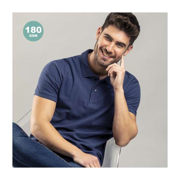 Polo de piqué en material 100% algodón. Con dos botones de cierre a juego y disponible en variada gama de vivos colores. Tallas S, M, L, XL, XXL