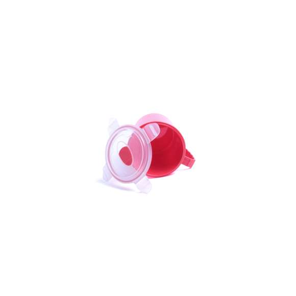 Tarro de 710ml de capacidad en resistente PP especialmente diseñado para líquidos. En variada gama en vivos colores, tapadera translúcida con 4 cierres, anilla de seguridad interior y dosificador integrado. Asa ergonómica a juego