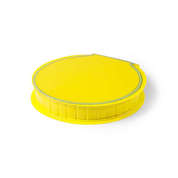  	Set de 14 piezas en estuche de diseño circular con resistente cuerpo acabado en brillantes colores e interior con compartimentos de seguridad. Contiene goma, sacapuntas, ceras y lápices de madera de cuerpo cilíndrico, rotuladores, acuarelas y pincel.