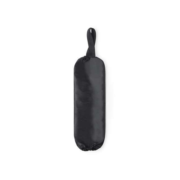 Bolsa de reciclaje para guardar bolsas de plástico. En suave poliéster 210D de alegres colores y con apertura superior e inferior. Con cinta a juego para colgar.