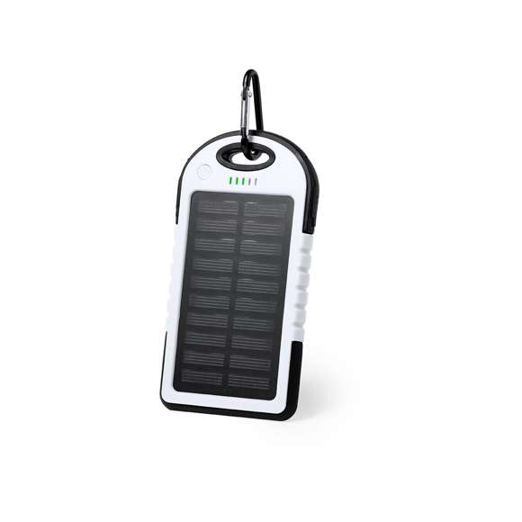 Resistente batería auxiliar externa de recarga solar, resistente a las salpicaduras de agua y de gran capacidad de carga -4.000 mAh-. Con recubrimiento de silicona y de corte deportivo, está especialmente diseñada para actividades al aire libre en las que no hay posibilidad de acceso a una fuente de recarga eléctrica. Dispone de salida USB dual para cargar dos dispositivos simultáneamente, LED indicadores de estado de carga y potente luz LED de señalización SOS, Diseñado para usar en caso de situaciones de emergencia. Con mosquetón de transporte de aluminio y resistente cable micro USB incluido. Disponible en extensa gama de colores Presentada en atractiva caja de diseño. Las capacidades mostradas en todas nuestras baterías auxiliares externas son reales, incorporando todas ellas baterías de grado A y no recicladas, con una vida útil de al menos 500 ciclos de carga y según normativa CE. Además, están fabricadas conforme a los estándares RoHS y en cumplimiento con los siguientes requisitos de seguridad: Sistema de protección contra sobrecarga del power bank. Sistema de protección contra descarga completa que proporciona una mayor durabilidad del power bank. Sistema de bloqueo para evitar cortocircuitos. Sistema de transferencia de carga constante, acorde con la capacidad del dispositivo de destino.