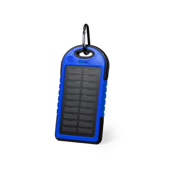 Resistente batería auxiliar externa de recarga solar, resistente a las salpicaduras de agua y de gran capacidad de carga -4.000 mAh-. Con recubrimiento de silicona y de corte deportivo, está especialmente diseñada para actividades al aire libre en las que no hay posibilidad de acceso a una fuente de recarga eléctrica. Dispone de salida USB dual para cargar dos dispositivos simultáneamente, LED indicadores de estado de carga y potente luz LED de señalización SOS, Diseñado para usar en caso de situaciones de emergencia. Con mosquetón de transporte de aluminio y resistente cable micro USB incluido. Disponible en extensa gama de colores Presentada en atractiva caja de diseño. Las capacidades mostradas en todas nuestras baterías auxiliares externas son reales, incorporando todas ellas baterías de grado A y no recicladas, con una vida útil de al menos 500 ciclos de carga y según normativa CE. Además, están fabricadas conforme a los estándares RoHS y en cumplimiento con los siguientes requisitos de seguridad: Sistema de protección contra sobrecarga del power bank. Sistema de protección contra descarga completa que proporciona una mayor durabilidad del power bank. Sistema de bloqueo para evitar cortocircuitos. Sistema de transferencia de carga constante, acorde con la capacidad del dispositivo de destino.