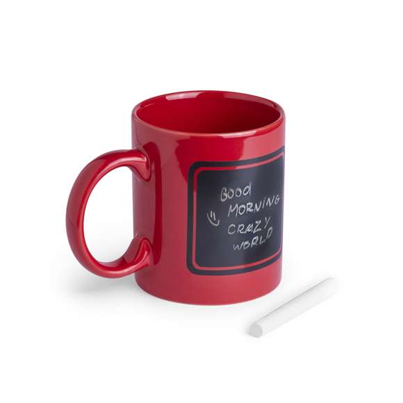 Taza de cerámica de 370ml de capacidad en divertida gama de vivos colores y con zona negra pizarra para pintar. Tiza incluida y presentada en caja individual.
