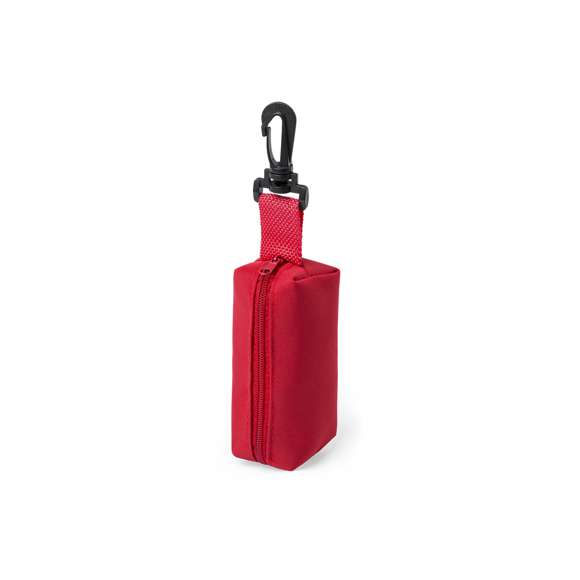 Estuche con cierre de cremallera a juego en poliéster 420D, de variados colores y con accesorio mosquetón giratorio. Incluye sacapuntas y 8 lápices de cuerpo redondo y de acabado brillante en variada gama de colores.