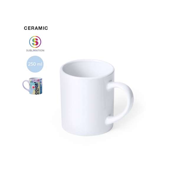 Taza de cerámica de 250ml de capacidad en color blanco y especialmente diseñada para marcaje en sublimación. Presentada en caja individual.