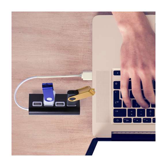  	Puerto USB de diseño bicolor y elegante acabado en aluminio. Incorpora 4 puertos USB 2.0 para conectar multitud de dispositivos y está especialmente diseñado para marcaje en láser. Presentado en caja individual.